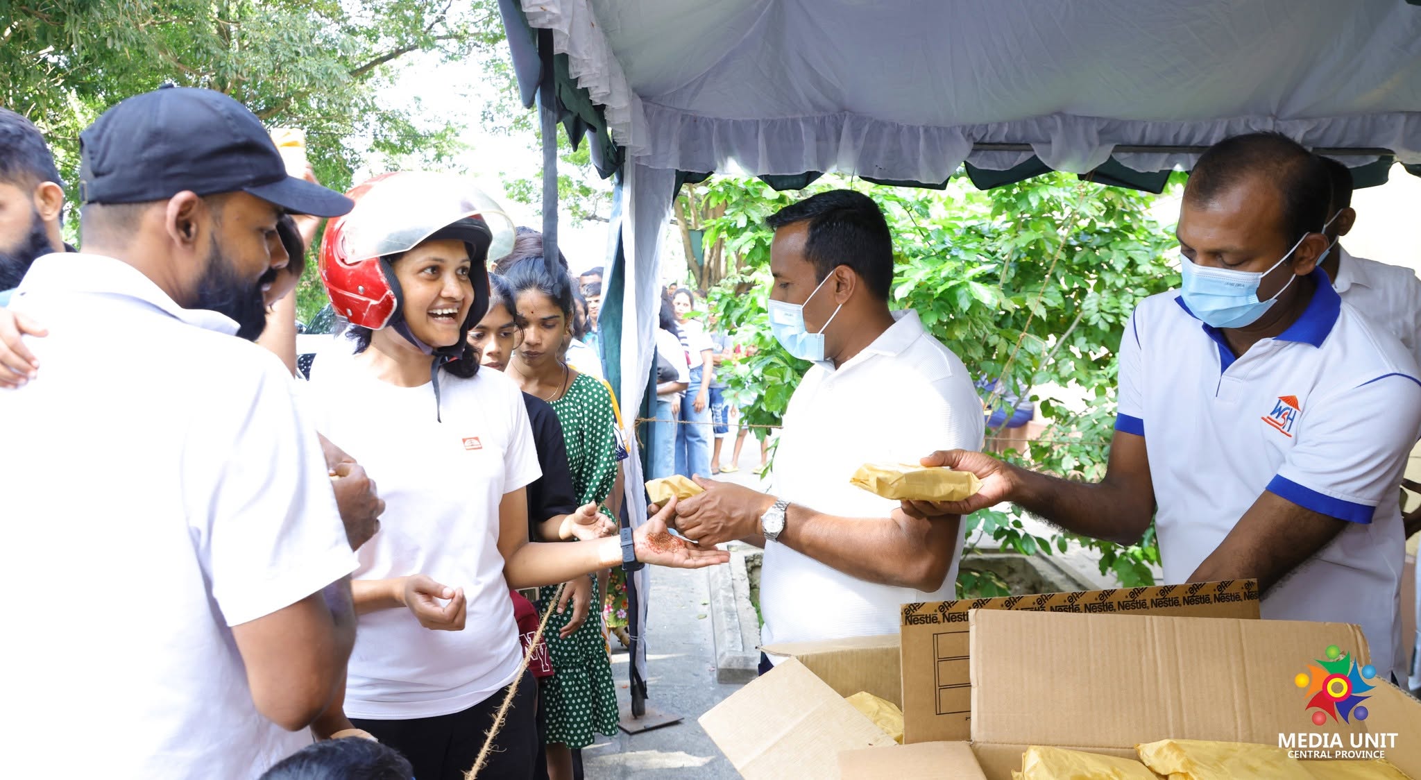 මධ්‍යම පළාත් ප්‍රධාන අමාත්‍යාංශයේ සීනි සම්බොල් පාන් දන්සල